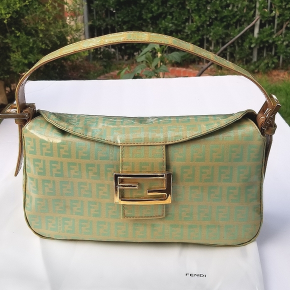 Absolutely Gorgeous Fendi Zucchino FF y2k small mama Baguette purse - Picture 9 of 16